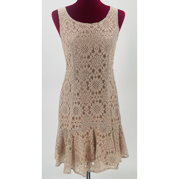 Mystree Dresses & Skirts - MYSTREE SZ L tan lace lined peplu, sleeveless party cocktail dress nwt
